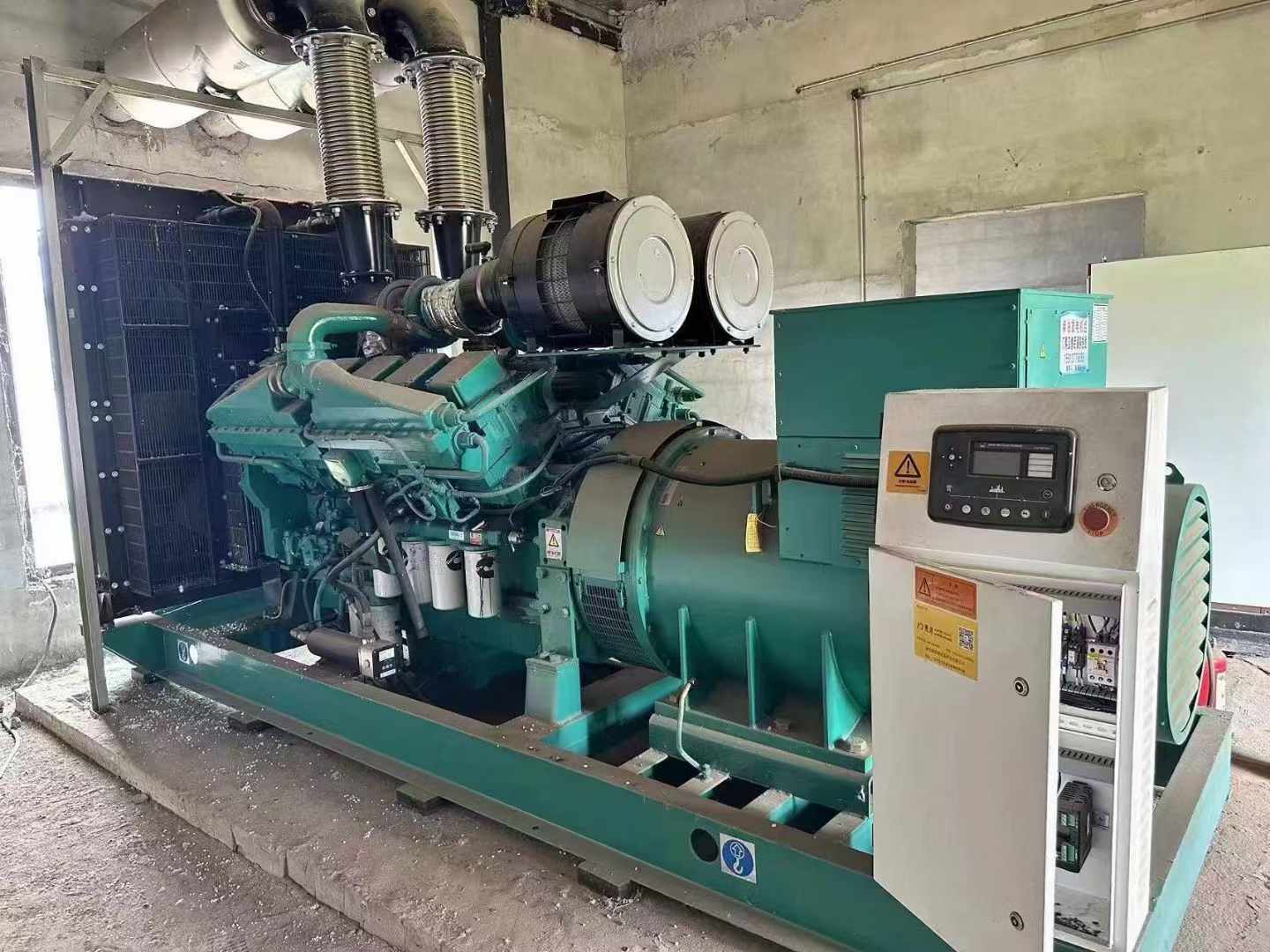 隆安无功补偿装置的性能评估需要考虑哪些因素？