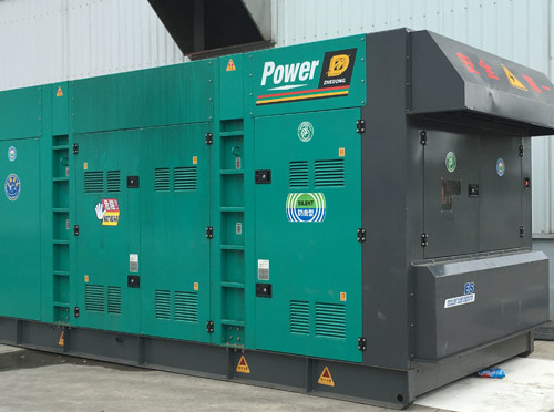 隆安升级发电机组的过程中需要注意哪些安全事项？