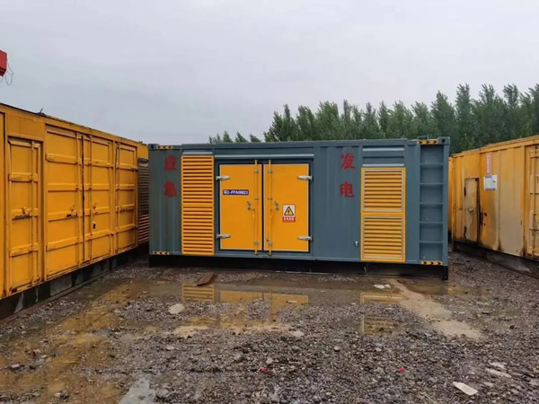 隆安柴油发电机如何判断干式空气滤清器是否需要更换？